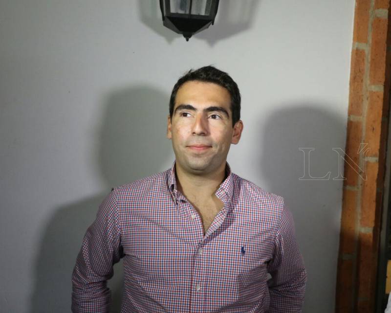 Candidato abdista a gobernador justifica tomate de contrabando: “Es mejor del que produce nuestra gente”